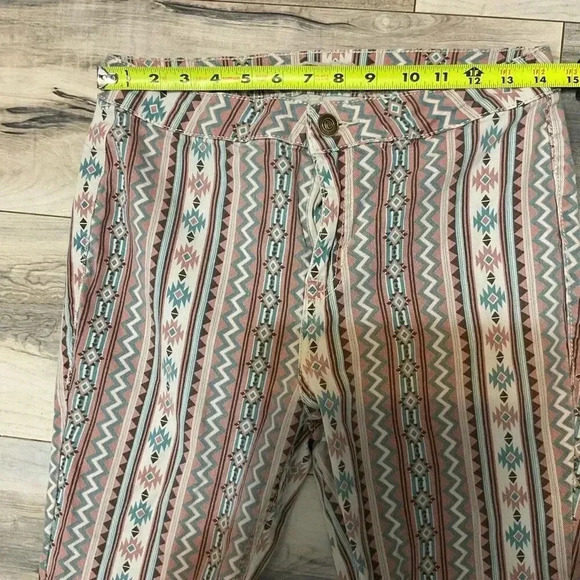 Rock & Roll Cowgirl Denim Ladies Button Bargain Bell Aztec Jeans size 30X32 - Picture 6 of 10